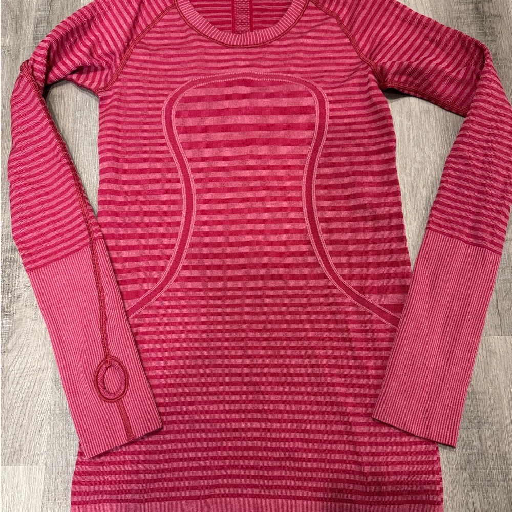 Lululemon Swiftly Tech Size 4 Red Striped Long Sleeve Knit Pullover